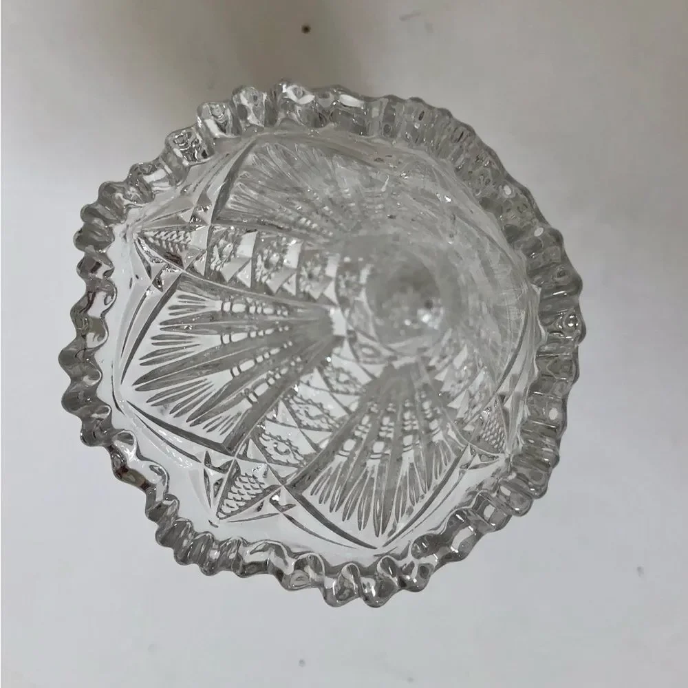 A BEAUTIFUL DESING VASE FLOWER 6.5